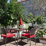 With Garden Ana Апартаменты *