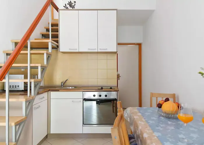 Apartman With Garden Ana *