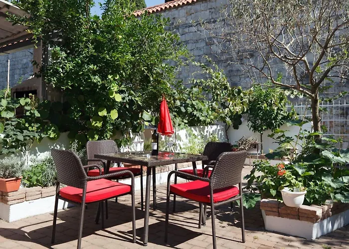 With Garden Ana Apartman *